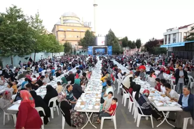 Gebze'de İftar Sofrası Adem Yavuz Mahallesi'nde Kuruldu