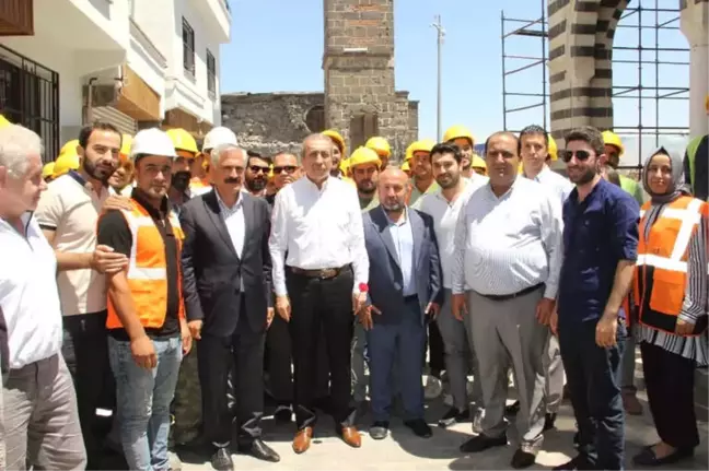 AK Parti Genel Başkan Yardımcısı Mehdi Eker, Sur Esnafını Ziyaret Etti