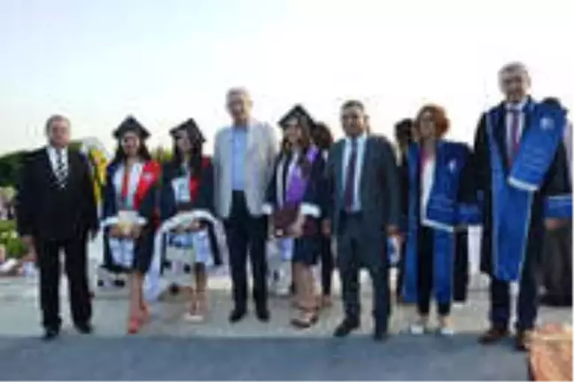 Biga İibf'den 700 Öğrenci Mezun Oldu