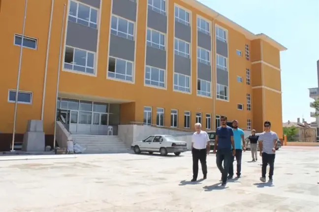 Kuntoğlu, Yapımı Devam Okullarda İncelemelerde Bulundu