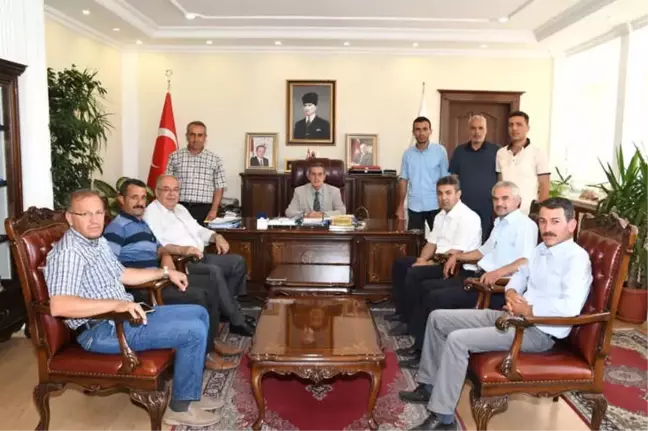 İspanya'dan Dönen Muhtarlar Vali Kalkancı ile Bir Araya Geldi
