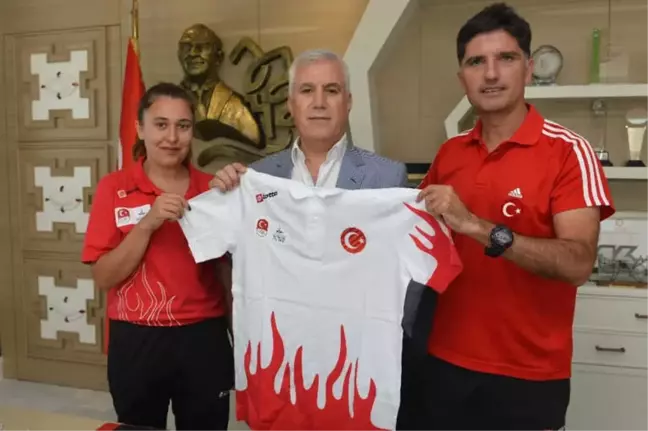 Altın Madalyayı Başkan Bozbey'e Getirdi
