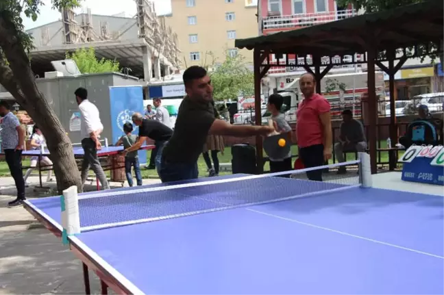 Ardahan'da Masa Tenisi Turnuvası