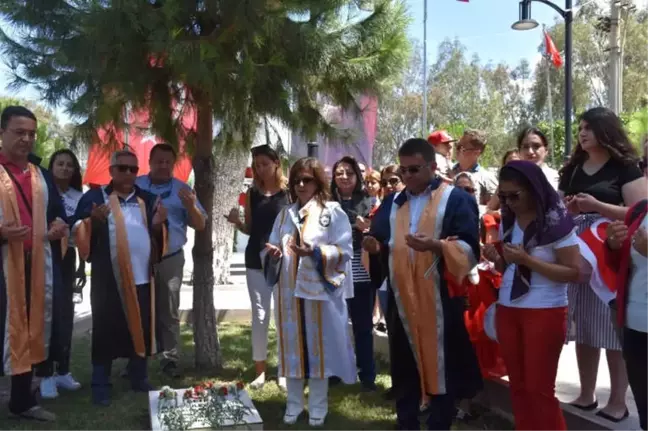 Demokrasi Üniversitesi'nden 15 Temmuz Anması