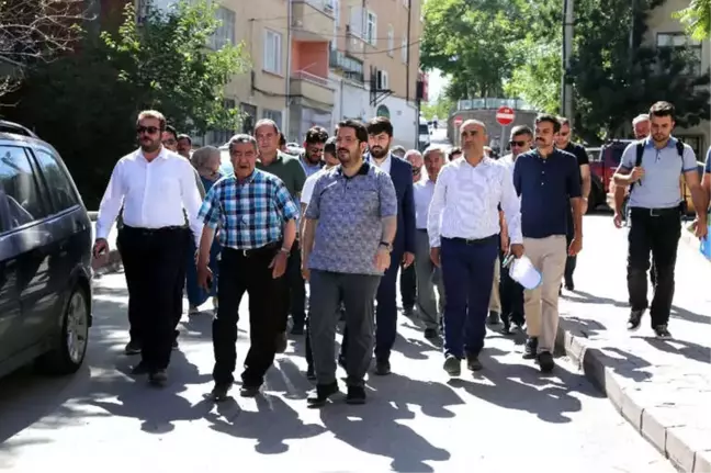 Başkan Mahallemizde Çalışmalarını Sürdürüyor