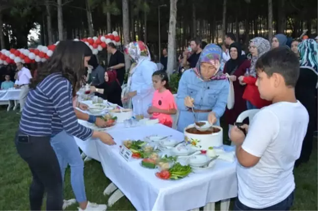 Gediz'de 'En Güzel Tarhana Pişirme' Yarışması