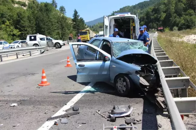 Lastiği Patlayan Otomobil, Lpg Tankeri ile Çarpıştı: 1 Ölü