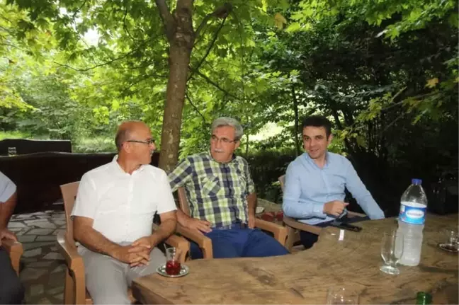 Akyazı'da Tayini Çıkan Hakim ve Savcılar İçin Veda Yemeği