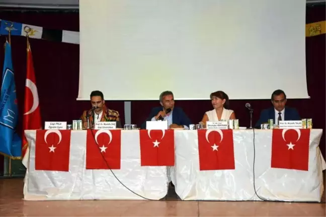 Aliağa'da Türk Dünyası ve Yörük Türkmenler Paneline Yoğun İlgi