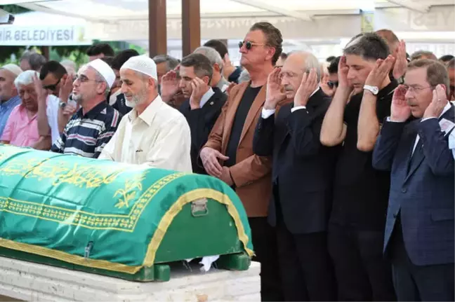 Kılıçdaroğlu Konya'da Cenazeye Katıldı