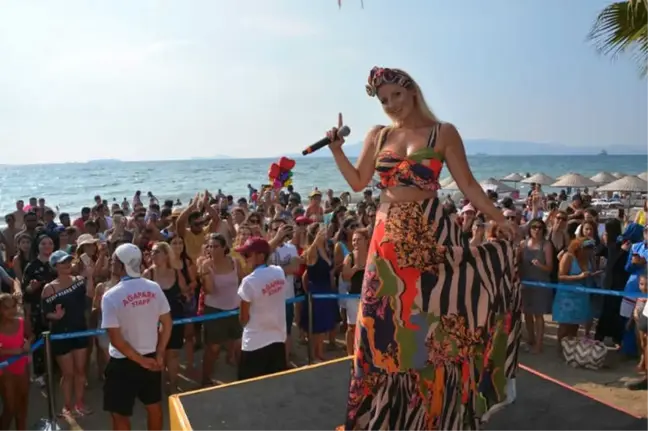 Dj Suat Ateş Dağlı ve Popçu Gökçe Kırgız'dan Plaj Partisi