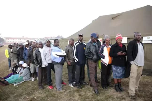 Zimbabve Mugabe'siz İlk Kez Seçime Gidiyor