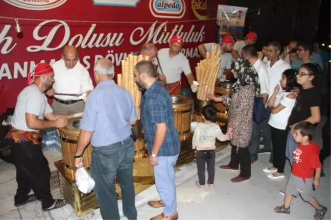 Elazığ'da 2 Tona Yakın Maraş Dondurması Dağıtıldı