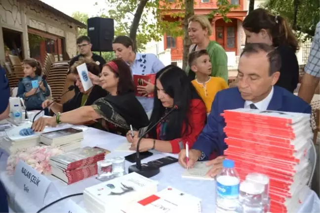 Şairlere Yoğun İlgi