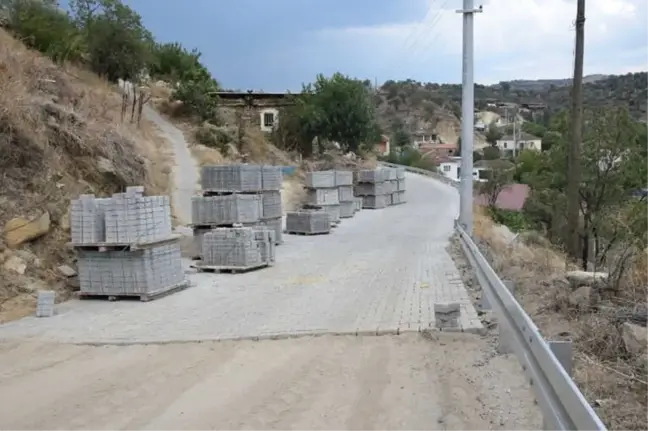Büyükşehirden Yenipazar'a Parke Taşlı Yol Desteği