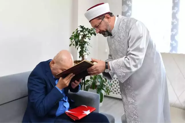 Diyanet İşleri Başkanı Erbaş, 15 Temmuz Gazisi Tem Eski Daire Başkanı Aslan'ı Ziyaret Etti