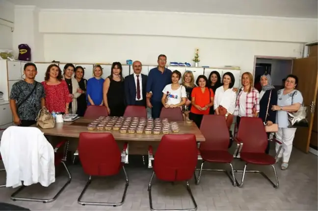 Başkan Ak'tan 13 Bin Öğretmene Aşure İkramı
