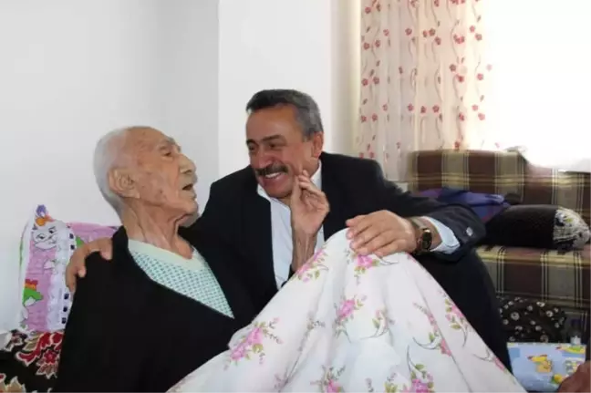 Başkan Tutal Yaşlı ve Hastaları Ziyaret Etti