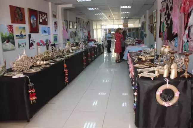 Elazığ'da 520 Hastanın El Emeği Görücüye Çıktı