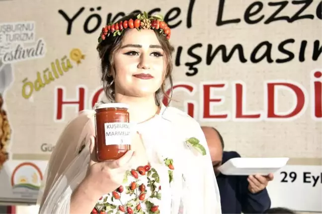Kuşburnu Festivalinde Kuşburnulu Gelinlik İlgi Gördü