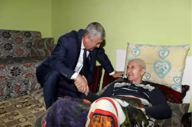 Başkan Polat'tan Hasta Ve Yaşlılara Moral Ziyareti