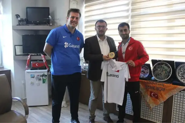 Boğazgücü'nün Şampiyon Millilerinden Başkan Yavaş'a Ziyaret