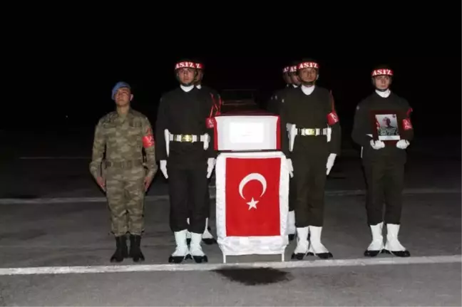 Hakkari'de Şehitler İçin Tören Düzenlendi