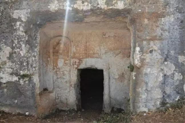 Hatay'daki Kaya Mezarlar Turizme Kazandırılacak