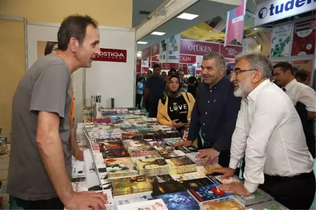 Kitap Fuarı'na İki Günde 150 Bin Ziyaretçi
