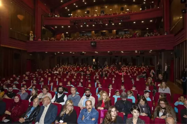 Perde Çocuk ve Gençler İçin Açıldı