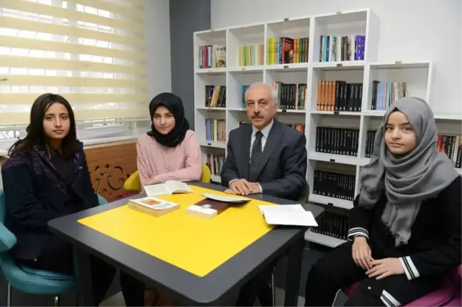 Çorum Belediyesi'nden 40 Okula Z Kütüphane