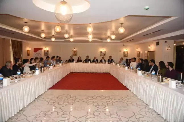 1. Ulok Kongresi Düzenleme Kurulu Üyelerine Teşekkür Belgesi Verildi