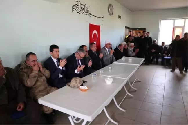Vali Gündüzöz'den Şehit Ailesine Taziye Ziyareti