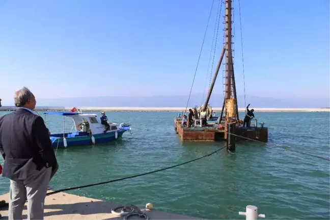 Burhaniye Yat Limanında Çalışmalar Devam Ediyor