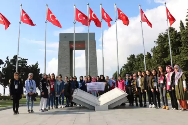Cumhuriyet'in Kızları Yakutiye Belediyesi Katkısıyla Tarih Gezisi Yaptı