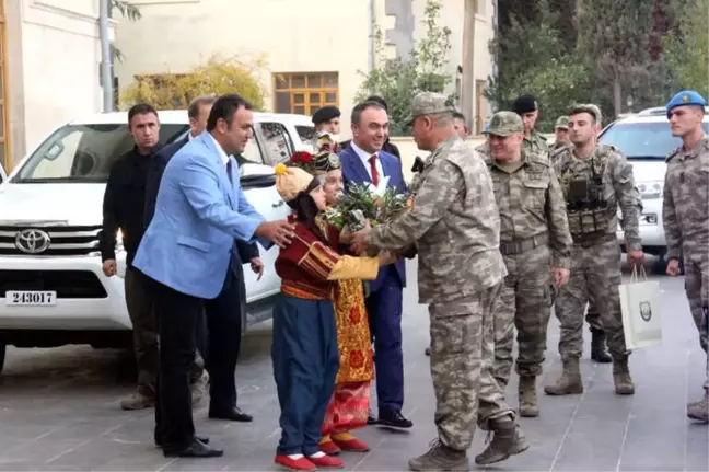 2'nci Ordu Komutanı Orgeneral Temel'e Zeytin Dalı ile Karşılama