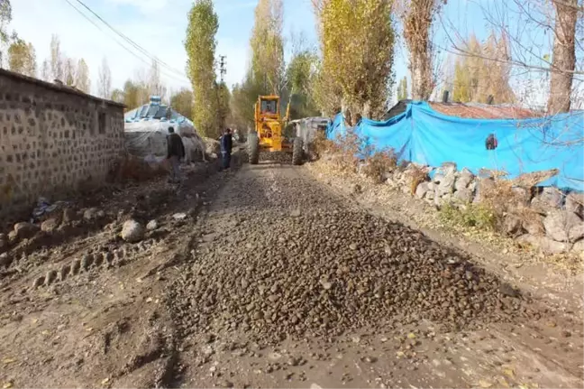 Malazgirt'te Yol Onarım Çalışmaları