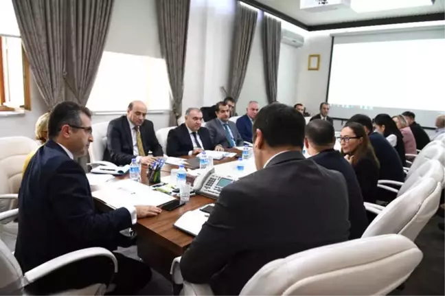 Meteoroloji Genel Müdürlüğü Bilgi ve Tecrübelerini Kazak Heyeti ile Paylaştı