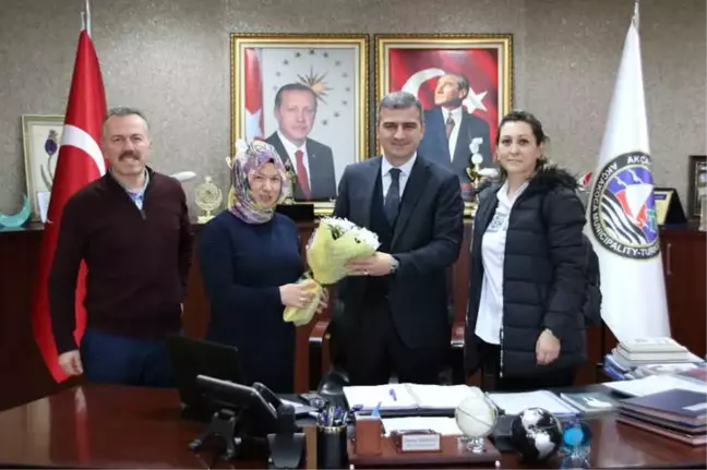 Minik Öğrencilerden Belediye Başkanı Cüneyt Yemenici'ye Ziyaret