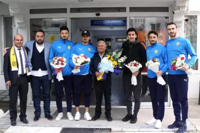 Mke Ankaragücü Futbolcularından Örnek Davranış