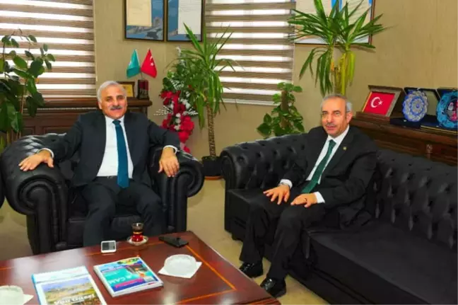 Vali Zorluoğlu'ndan Rektör Battal'a Veda Ziyareti