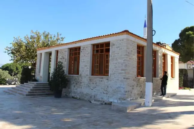 Söke Ağaçlı'da Tarihi Okul Binası Ayağa Kaldırıldı