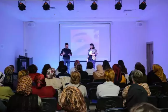 Yenimahalleli Ayşe Teyze 41 Yıl Sonra İlk Kez Makyaj Yaptı