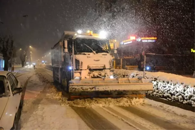 Başkan Gül'den Gece Kar Mesaisi