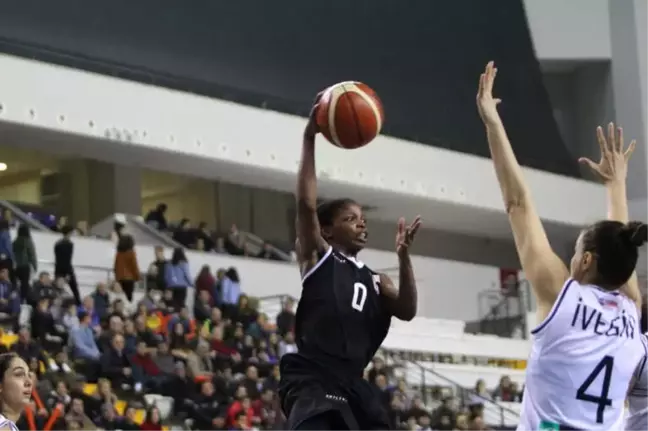 Çukurova Basketbol'un Bileği Bükülmüyor