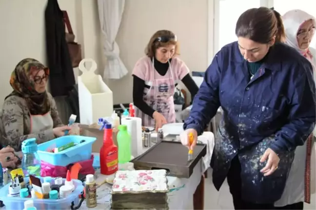 İskenderun'da Kadınlara Yönelik Ahşap Boyama Kursu