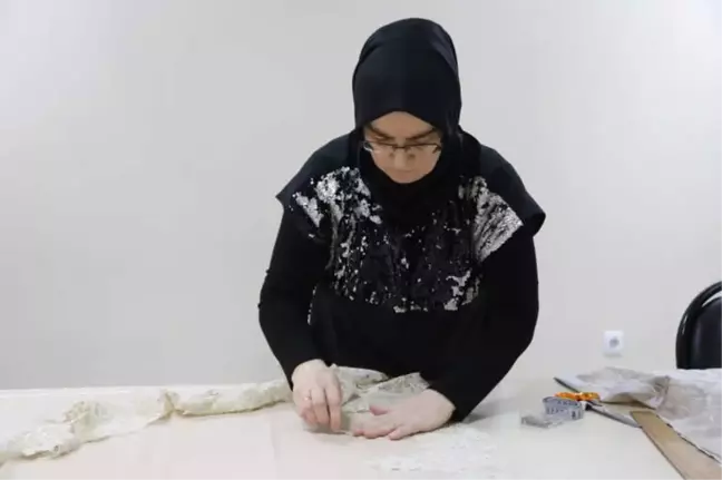 İnşaat Mühendisi Kadın, Yaşadığı Stresi El Sanatları Kursunda Atıyor