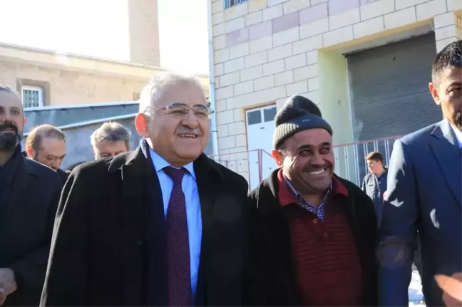 Başkan Büyükkılıç'ı Yemliha Halkı Bağrına Bastı