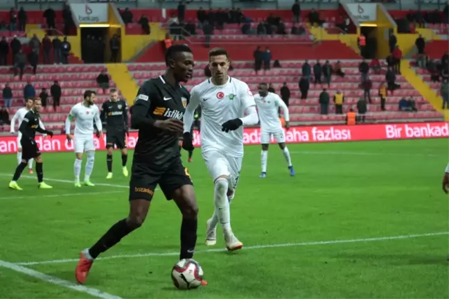 Akhisarspor Deplasmanda Kayserispor'u Devirdi