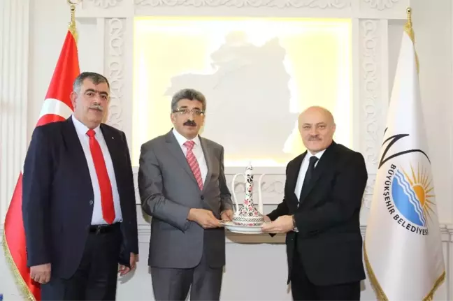 Hizmet-İş Sendikası Genel Başkan Yardımcısı Öz'den Vali Bilmez'e Ziyaret